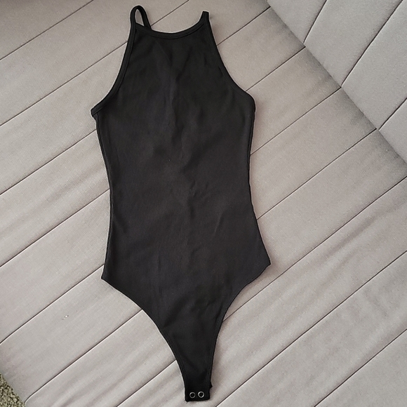 Abercrombie & Fitch Halter Top Bodysuit - Picture 2 of 5